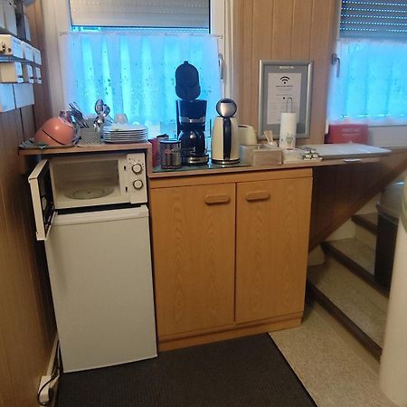 Gaestezimmer Boxenstopp Veitsbronn Buitenkant foto