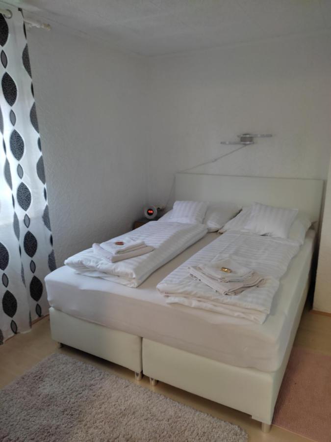 Gaestezimmer Boxenstopp Veitsbronn Buitenkant foto