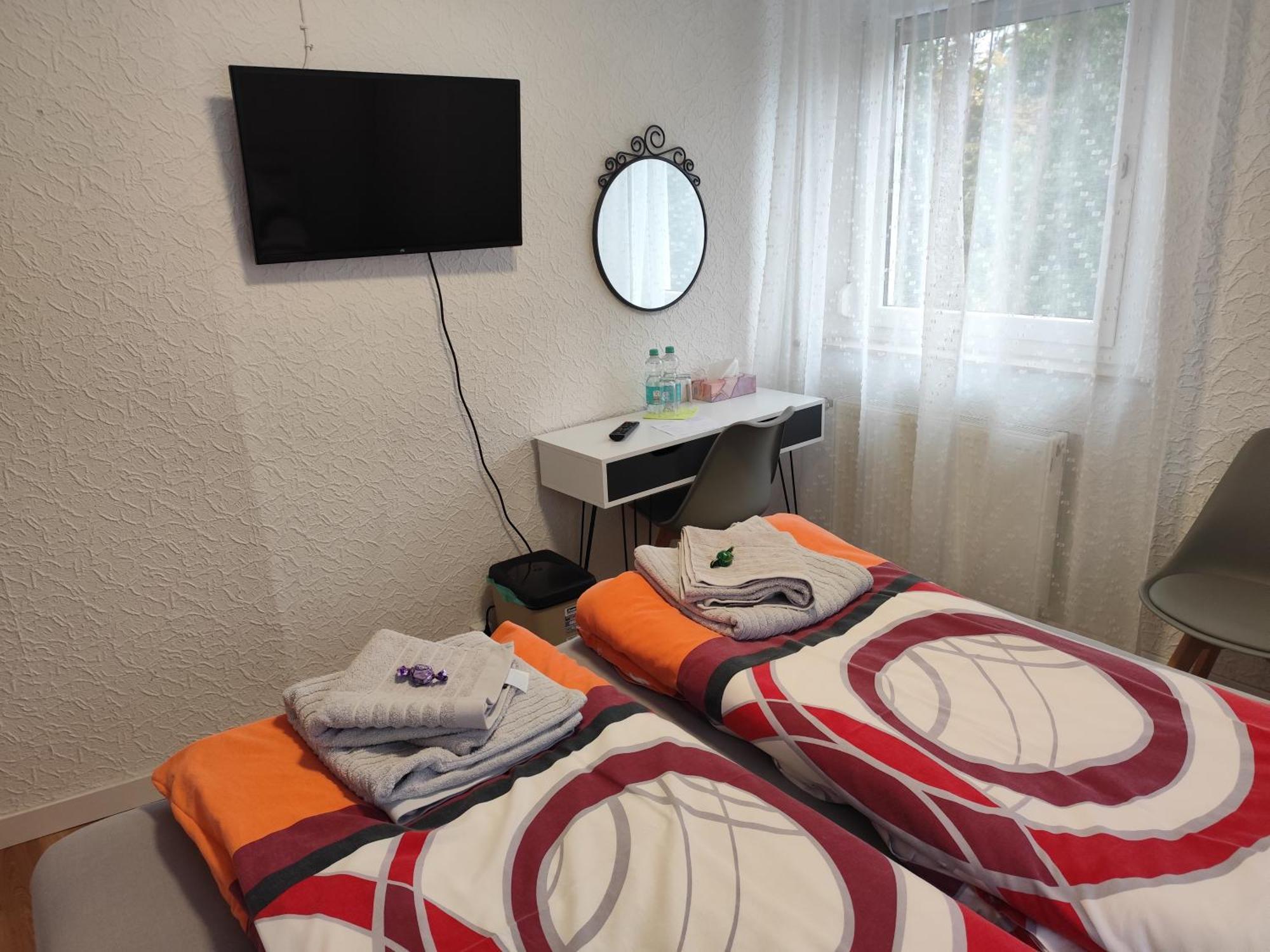 Gaestezimmer Boxenstopp Veitsbronn Buitenkant foto